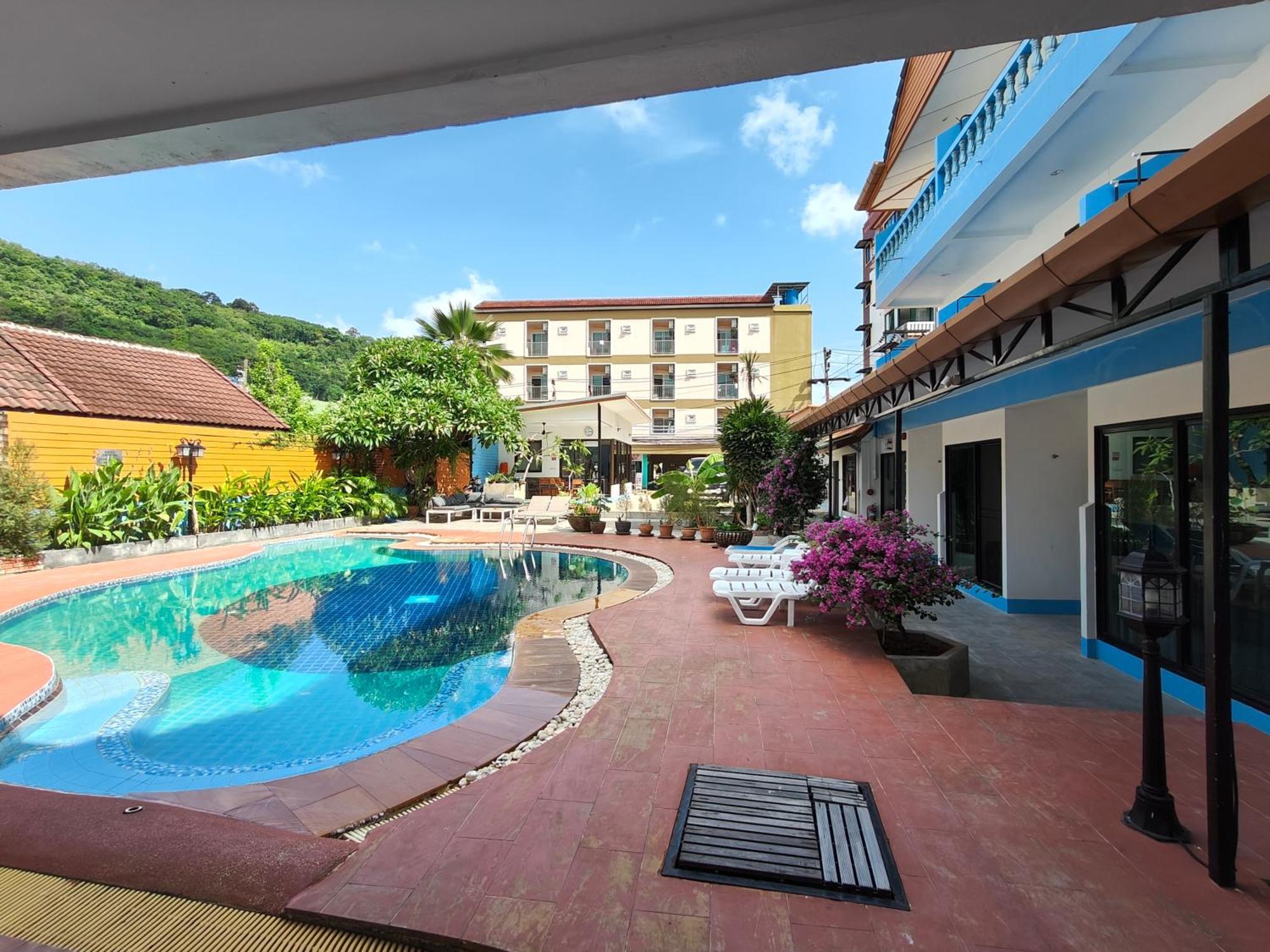 Baankasemsuk Resort 般咔 深宿 Patong Экстерьер фото