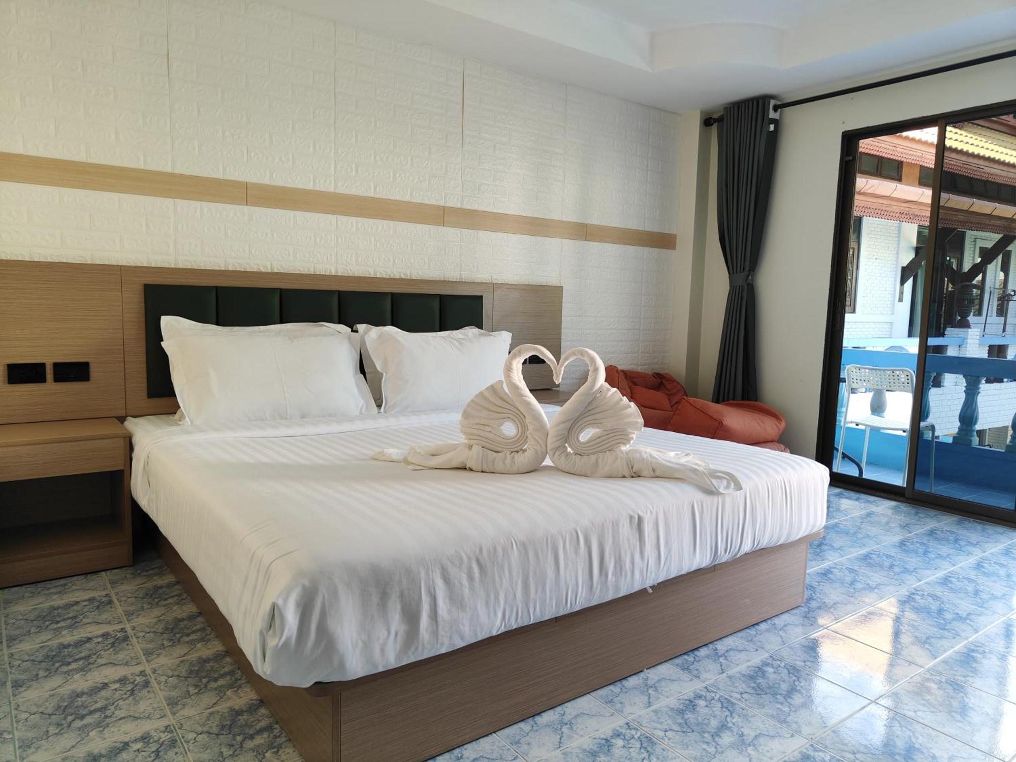 Baankasemsuk Resort 般咔 深宿 Patong Экстерьер фото