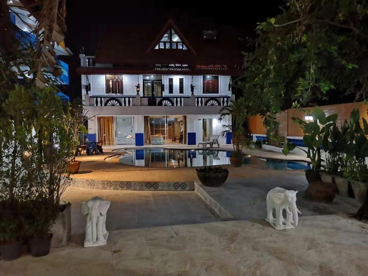 Baankasemsuk Resort 般咔 深宿 Patong Экстерьер фото